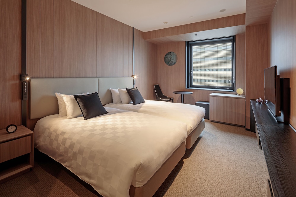 Room at Yokohama Tokyu REI Hotel, YOKOHAMA