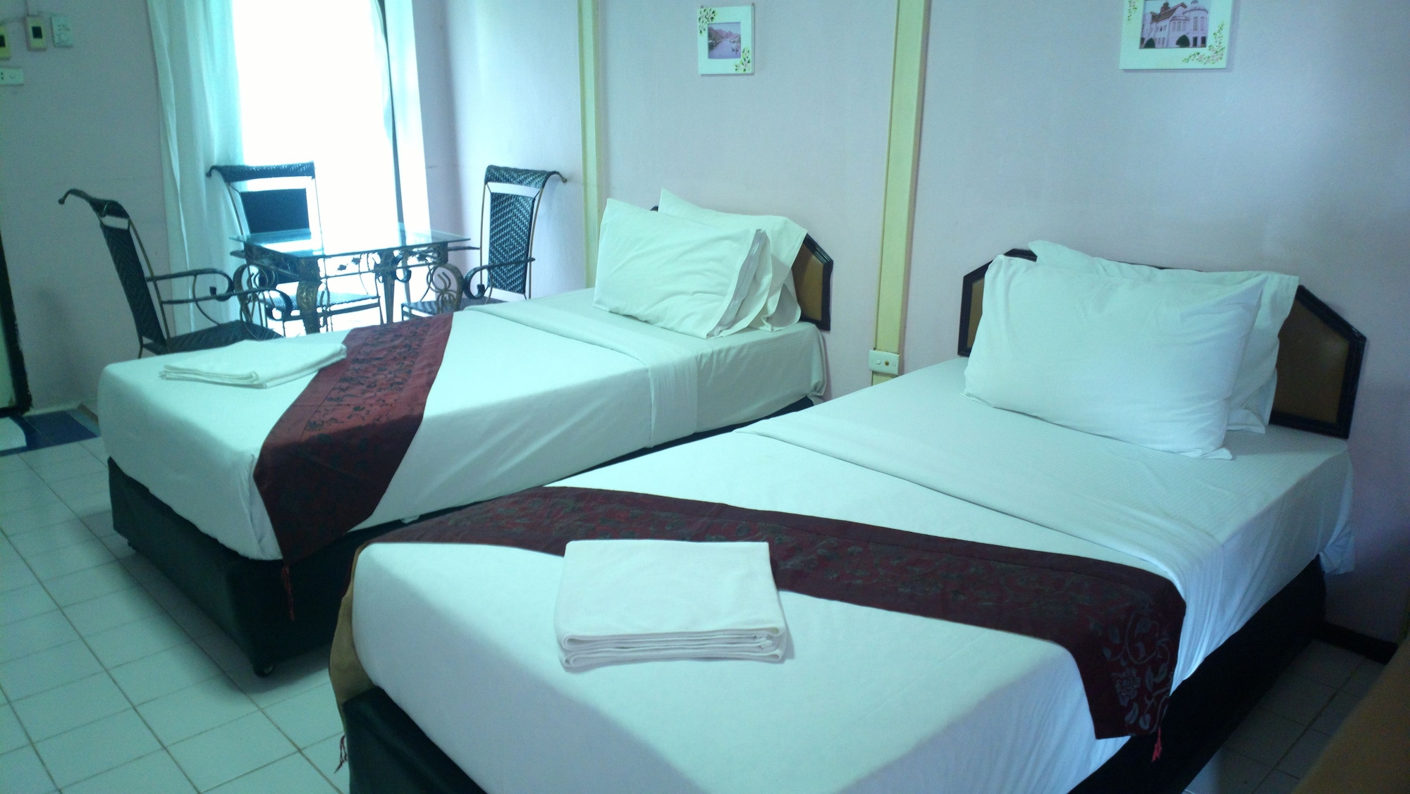 STANDARD, TWIN BEDS