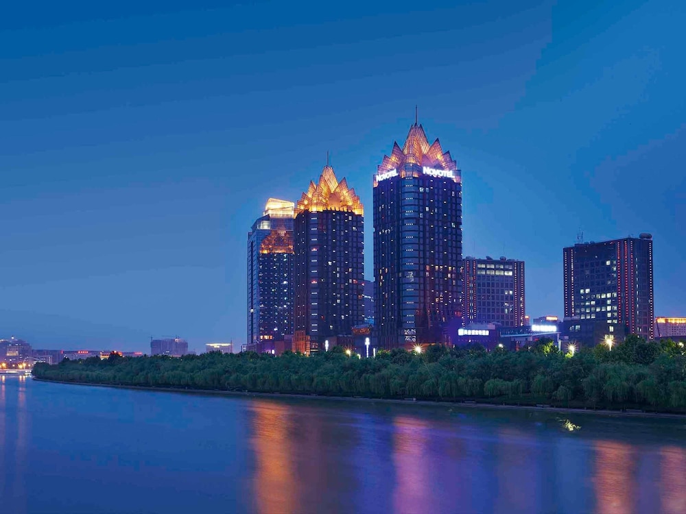 Novotel Zhengzhou Convention Centre 42/49