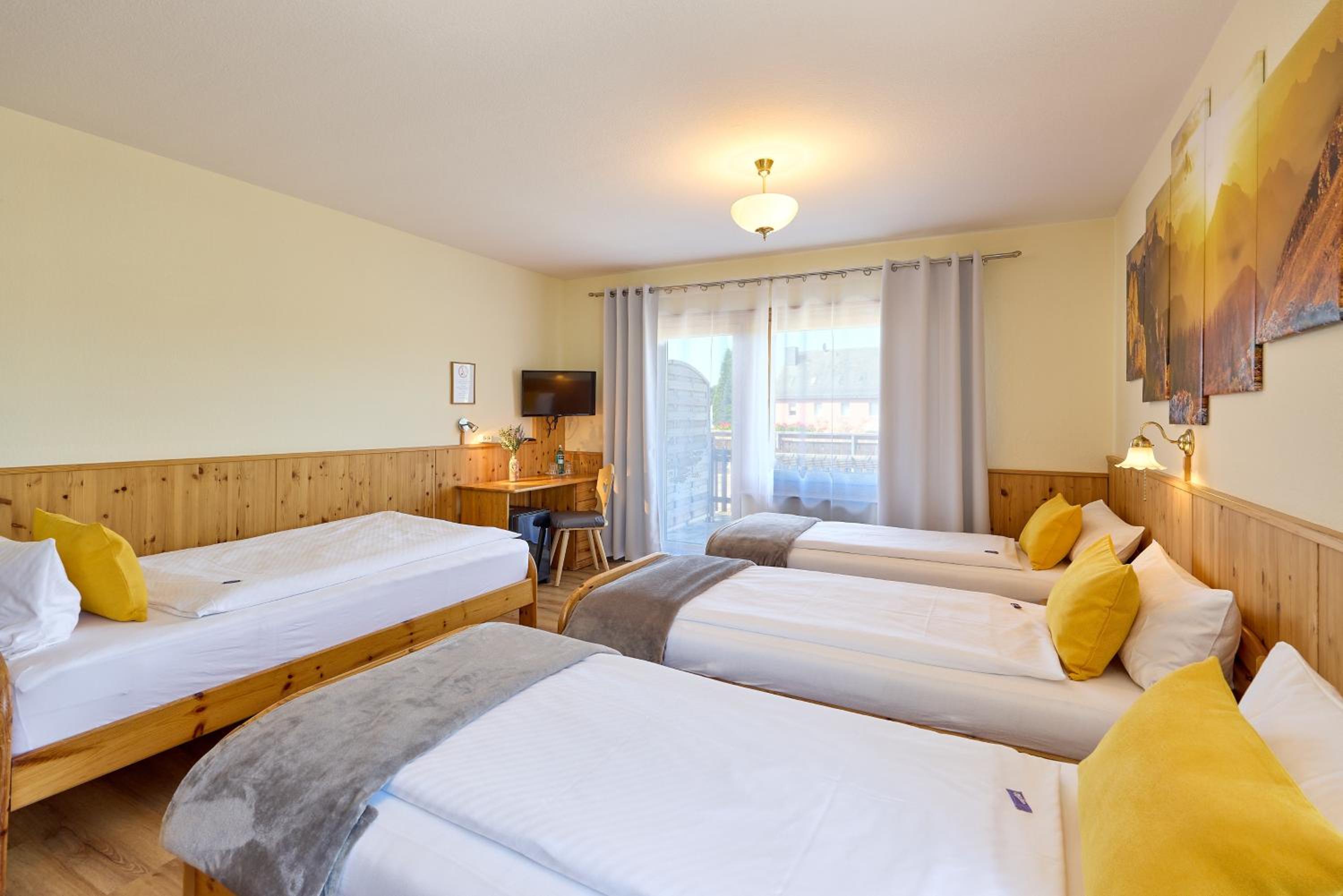 Airport-Hotel Fortuna 28/58