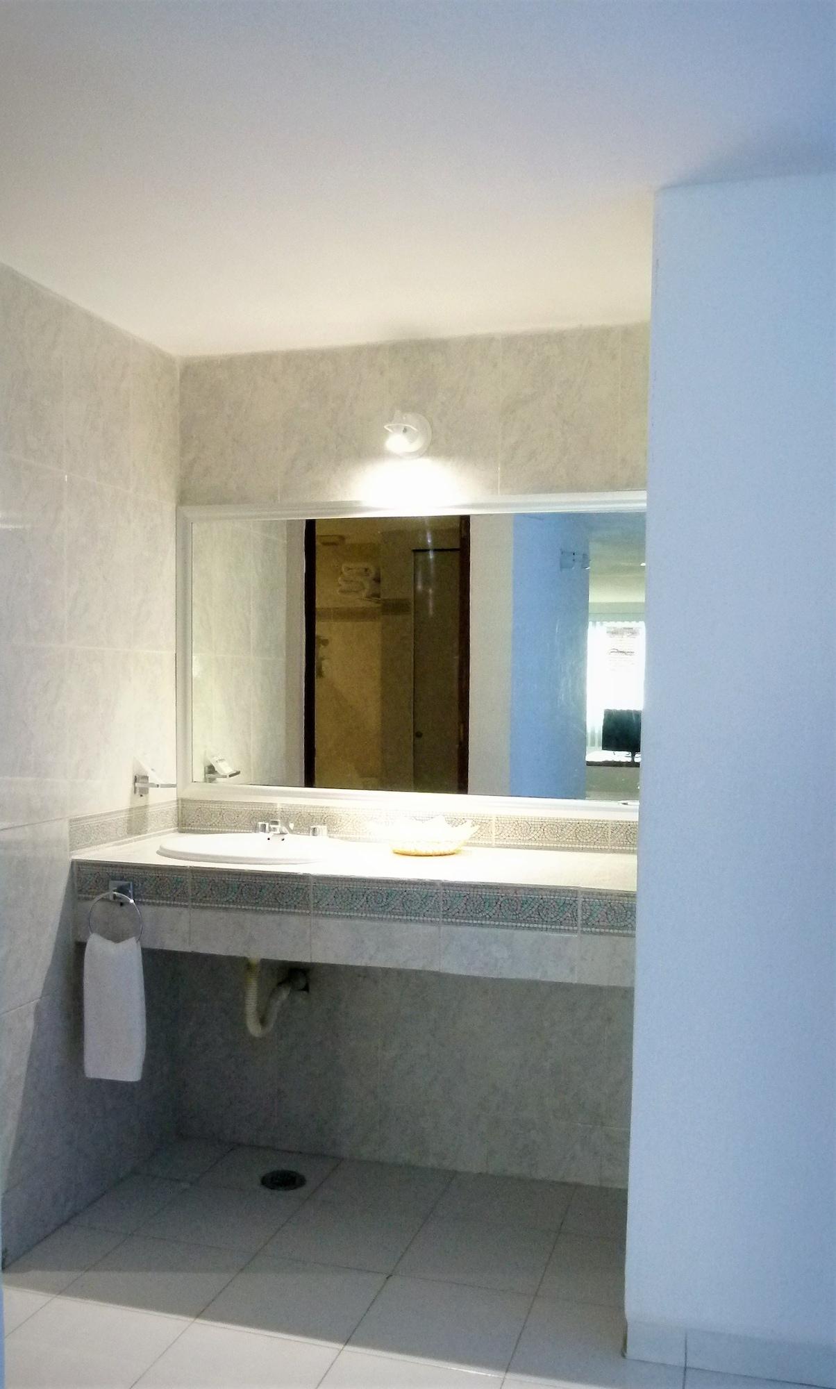 غرفة قياسية بإطلالة على البحر، Hotel Aristos Acapulco 4/6