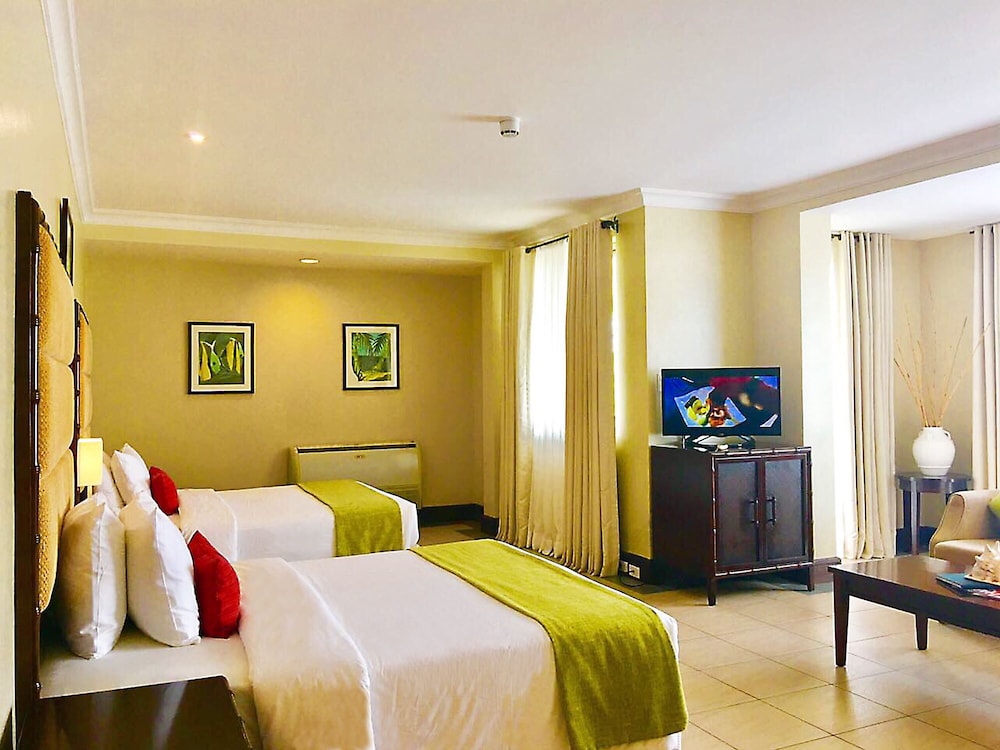 Fairways And Bluewater Newcoast Boracay 34/76