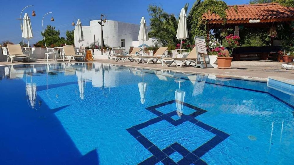 Dasis Hotel & Suites 36/40