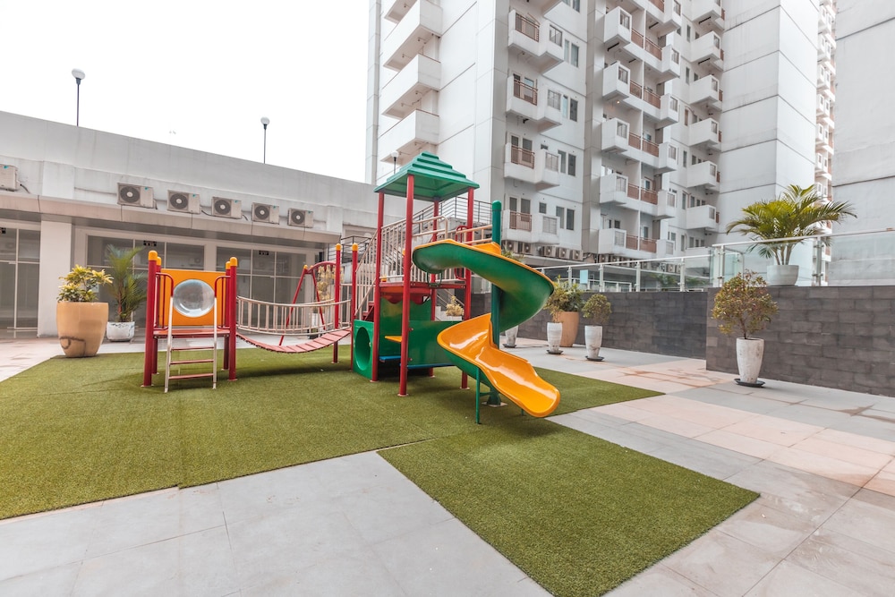 OYO 1948 Apartement Sentul Tower 14/19