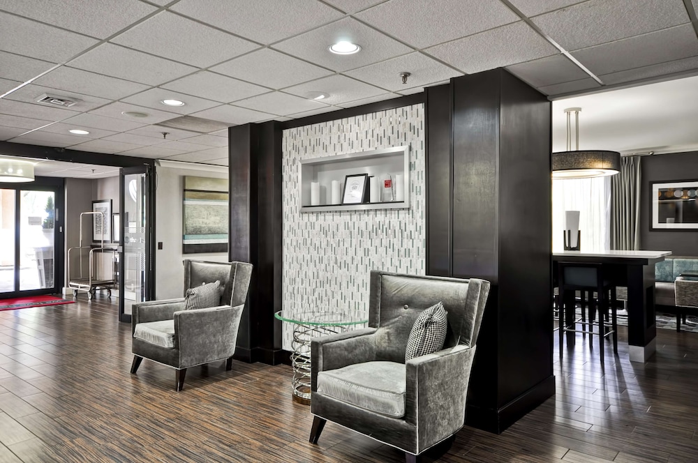 Hampton Inn Cleveland Westlake 26/40