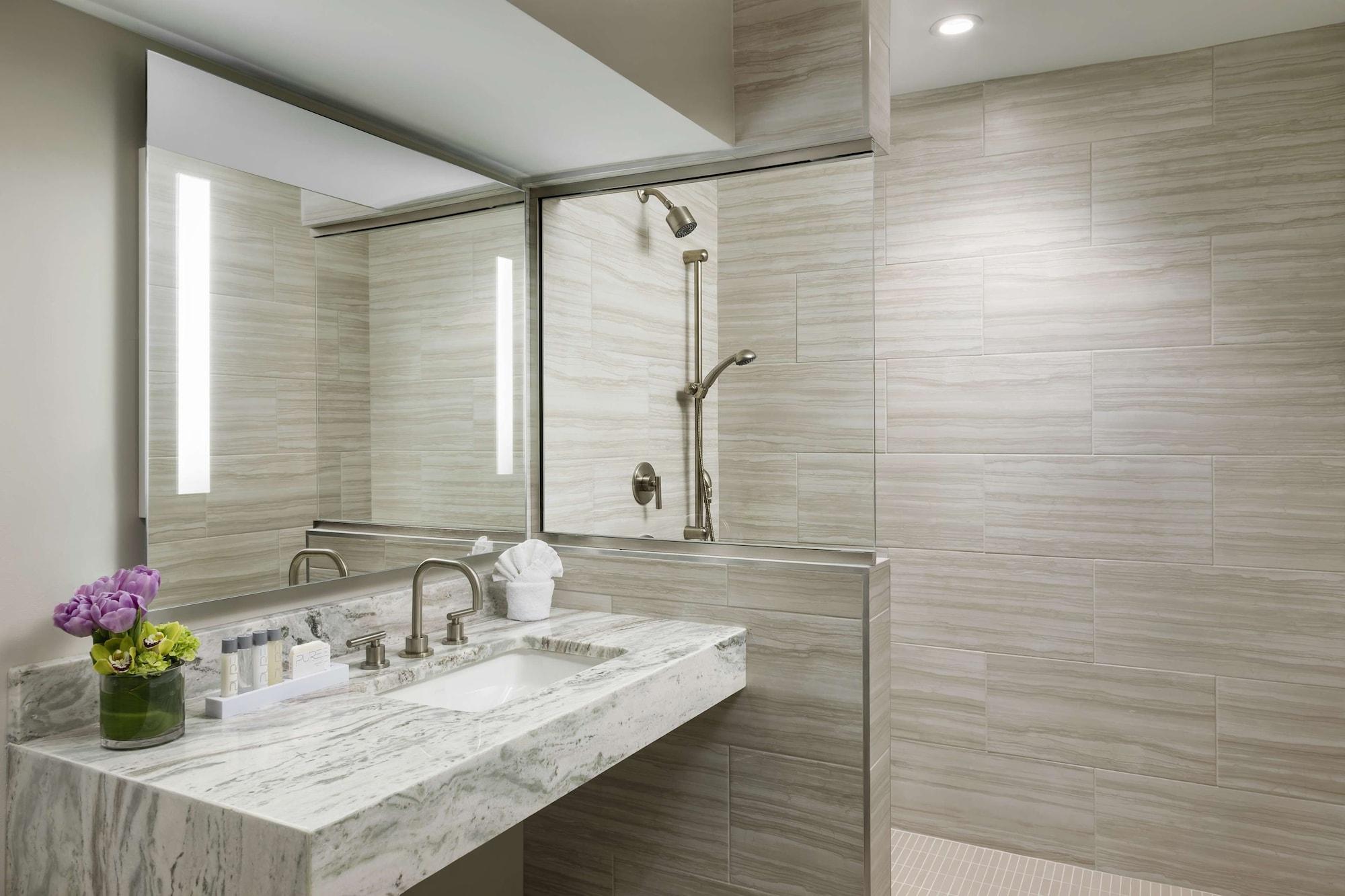 1 Bedroom, Garden, Suite, Terrace، Hilton Boston Park Plaza 2/2