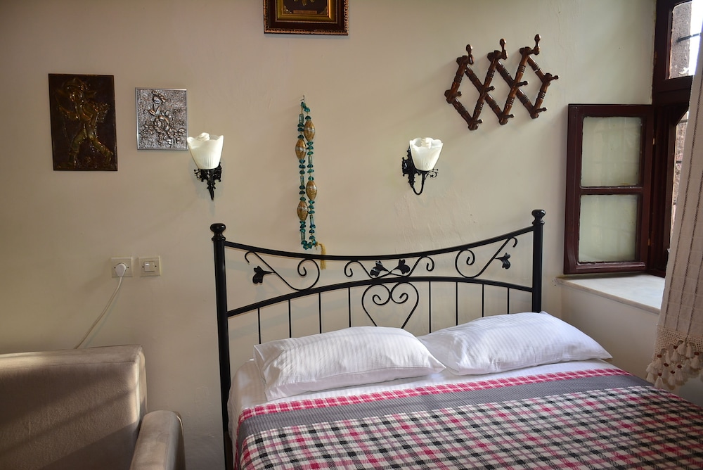 Cunda Zehra Teyzenin Evi 32/74