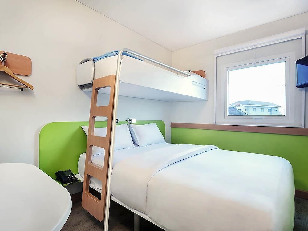 Ibis Budget Semarang Tendean 23/54