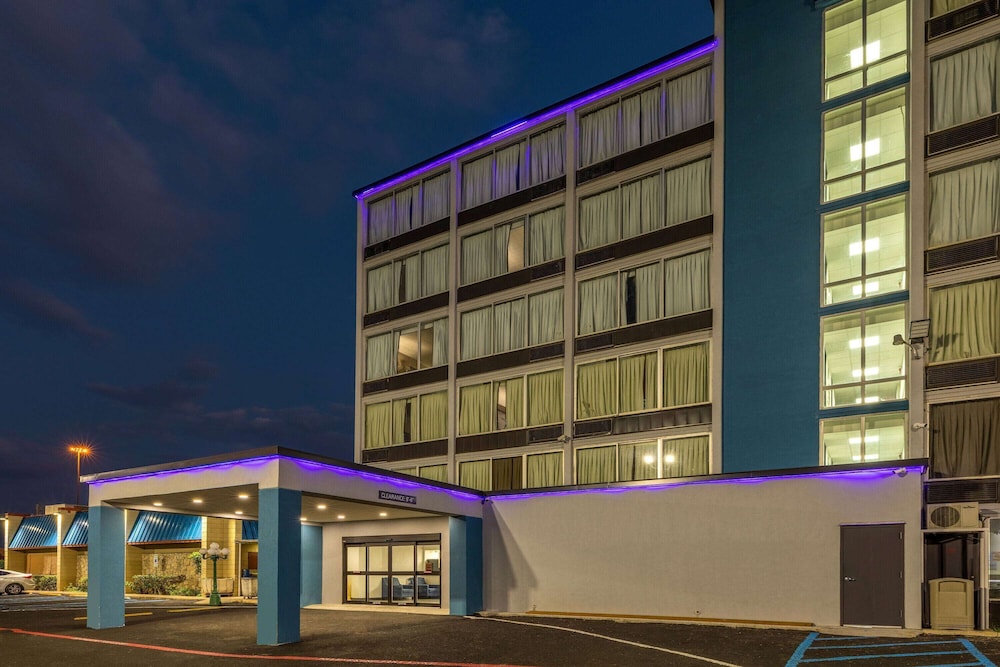 Baymont by Wyndham Laredo 1/22