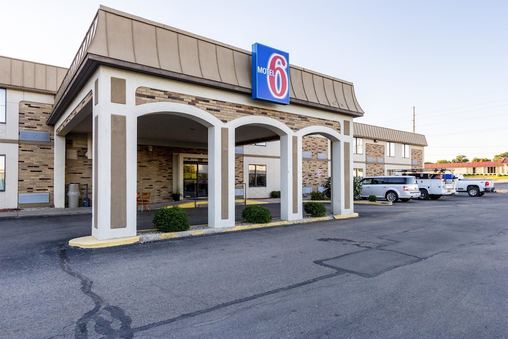 Motel6 Springfield, OH 49/60