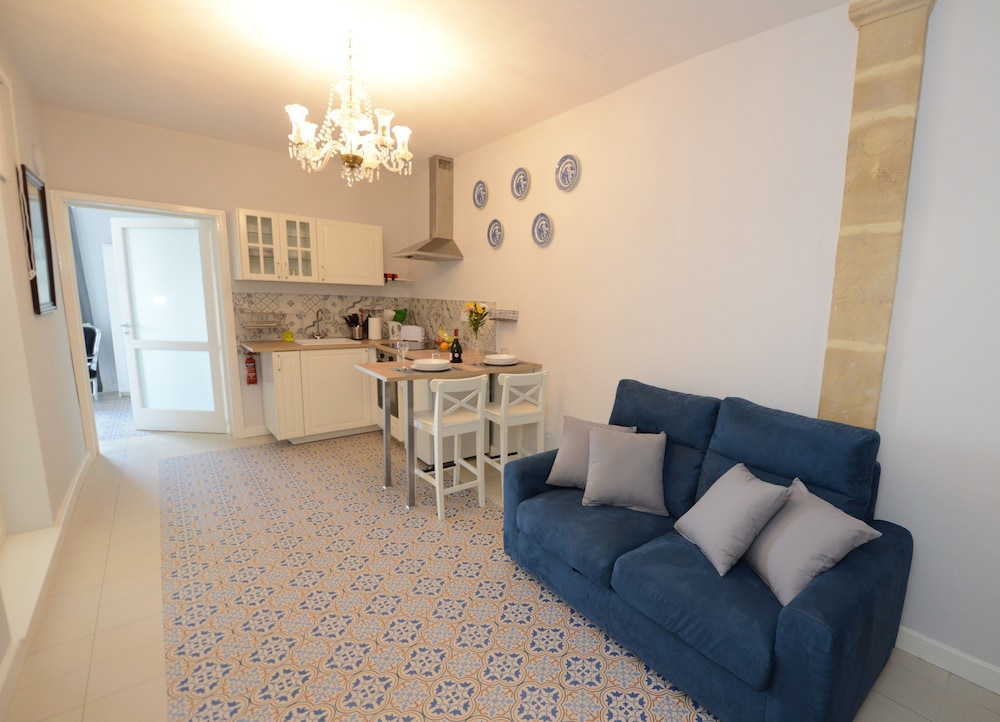 Paulos Valletta 25/50