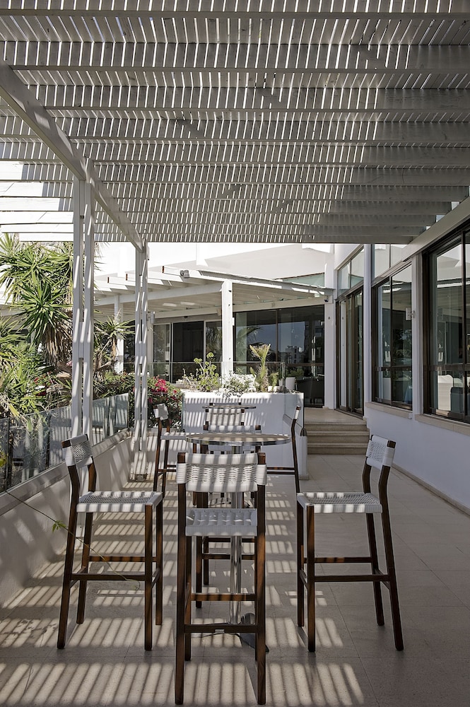 Grecian Sands Hotel 48/71