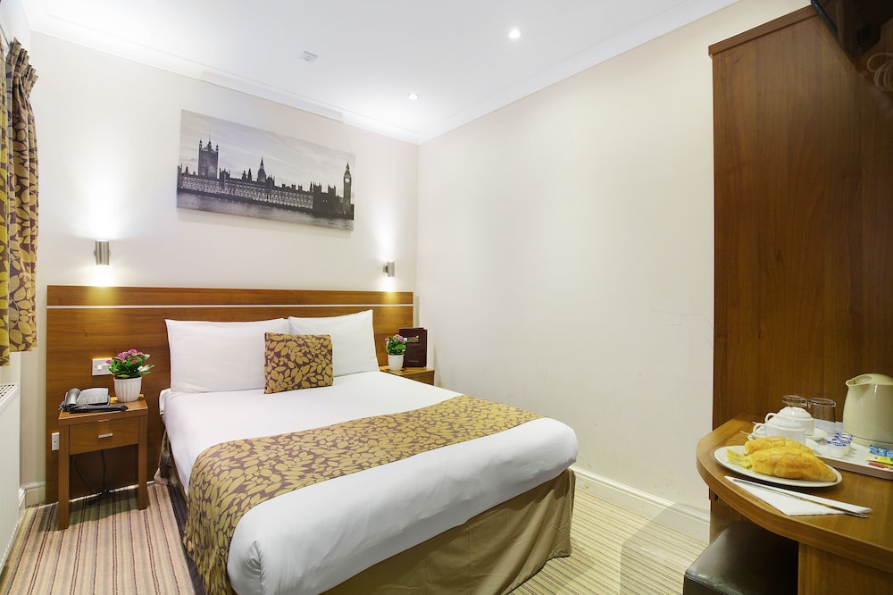 Queens Park Hotel 14/60