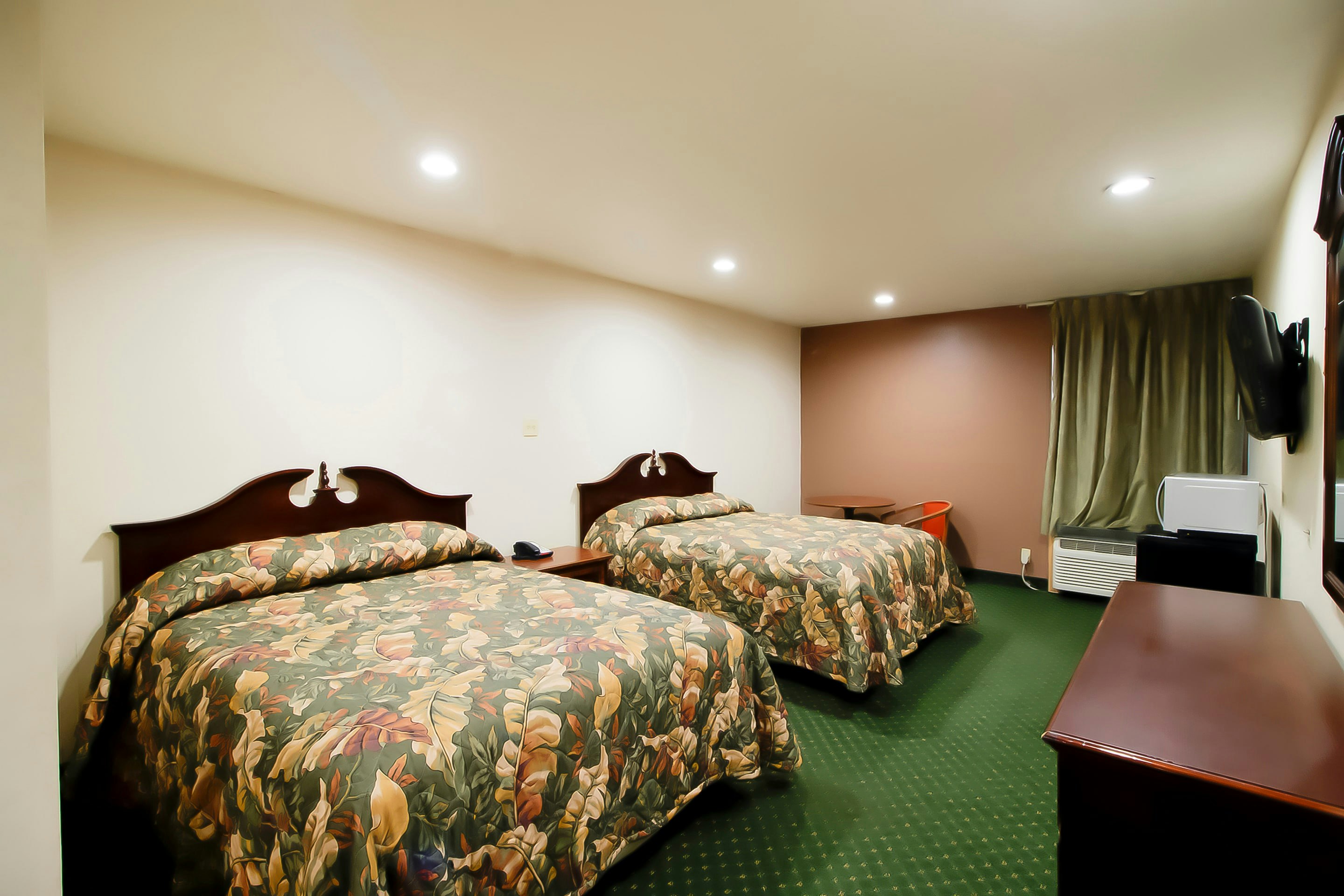 ROOM, 2 QUEEN BEDS, POOL VIEW