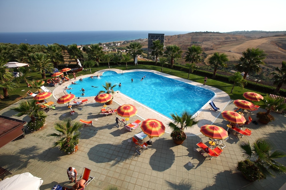 Il Partenone Resort Hotel 27/29