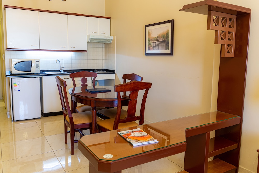 Comfort Hotel Suites 39/48