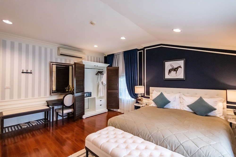2 BEDROOMS, SIGNATURE