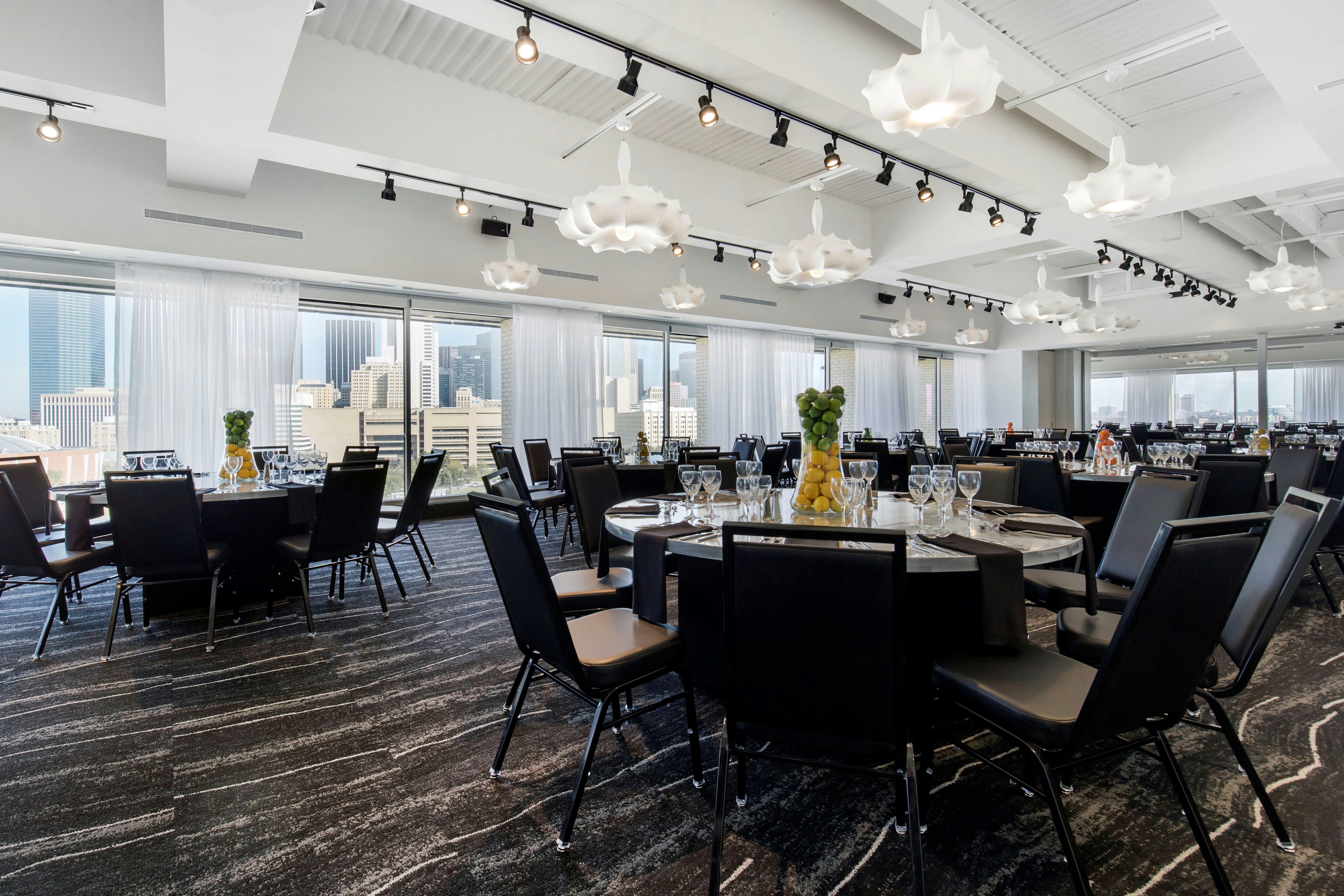 Lorenzo Hotel Dallas, Tapestry Collection by Hilton 66/82