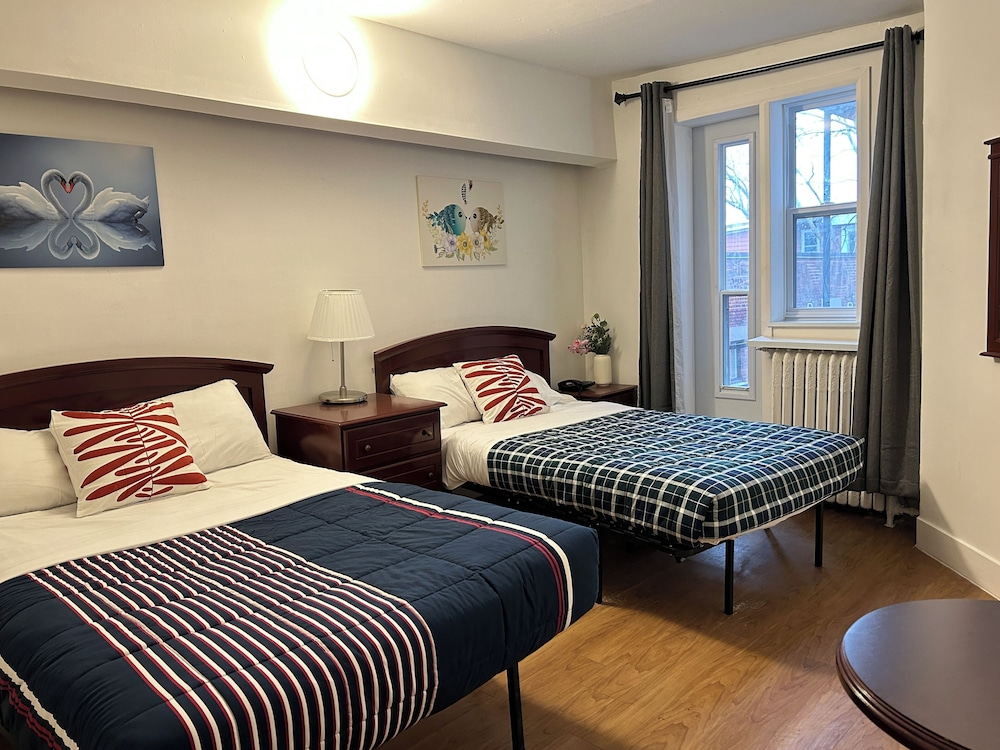 STANDARD, 2 DOUBLE BEDS