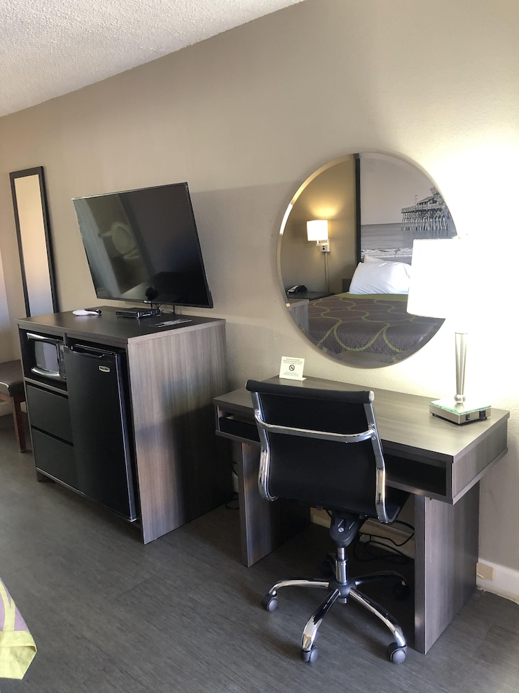 Super 8 By Wyndham Orangeburg 18/22