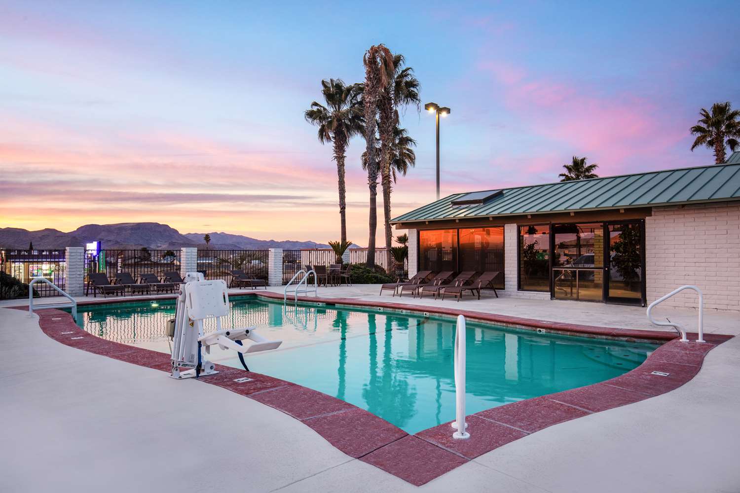 Best Western Plus King's Inn & Suites 36/37