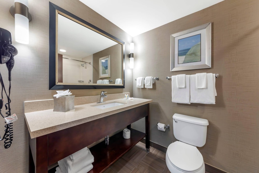 Superior, Suite, 2 Queen Beds, Sofa, Comfort Suites Miami Airport North 8/10