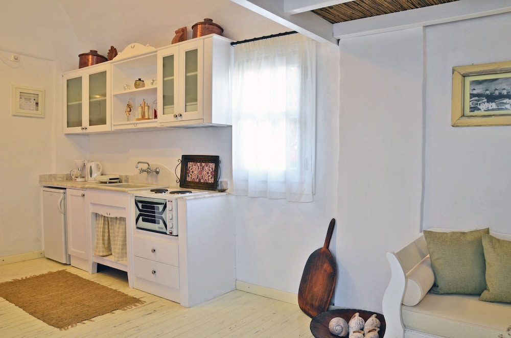 Tholaria Boutique Hotel 6/50
