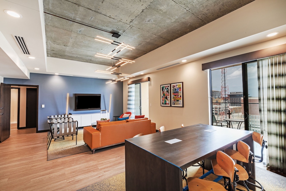 Hotel Indigo Tulsa Downtown 44/68