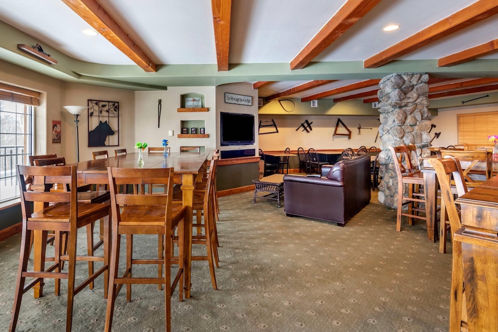 Mountain Edge Suites at Sunapee, an Ascend Collection Hotel 57/69