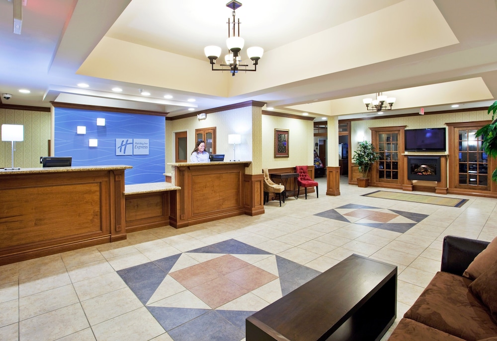 Holiday Inn Express Suites Howell 9/51