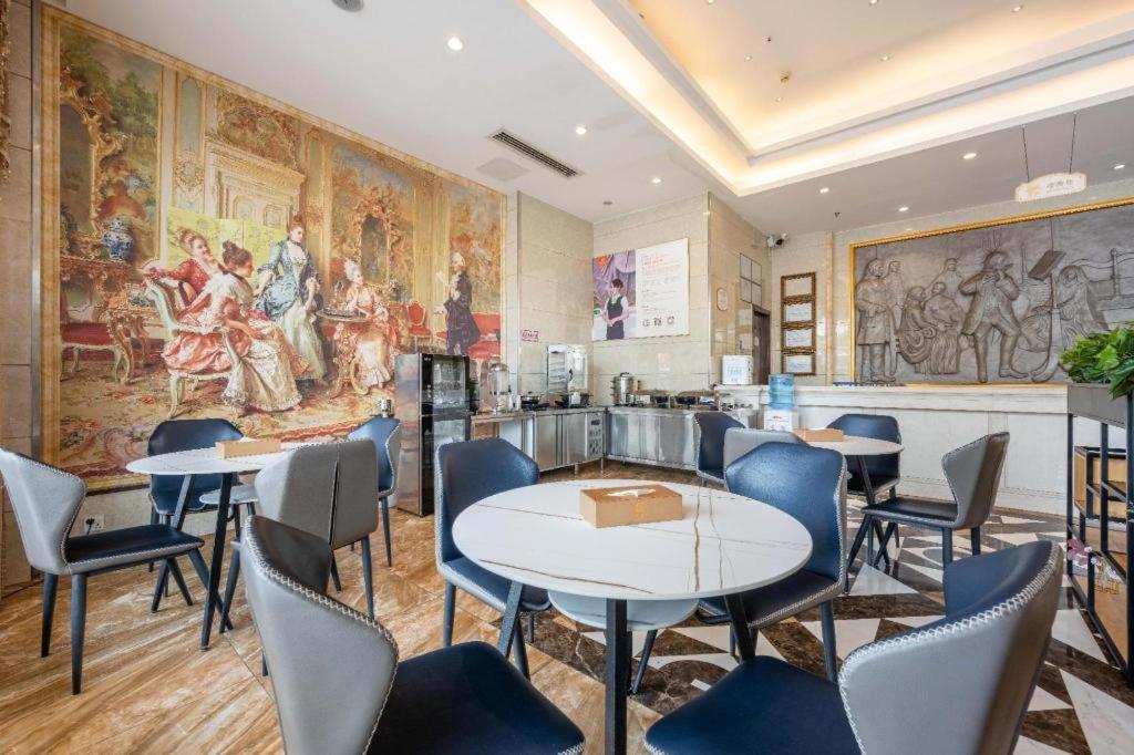 Vienna 3 Best Hotel (Dongguan Liaobu Shida Road) 49/55