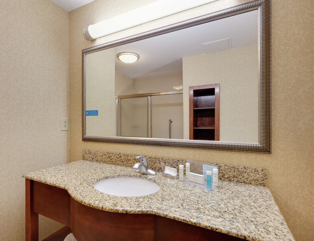 Hampton Inn & Suites Southern Pines-Pinehurst 18/42
