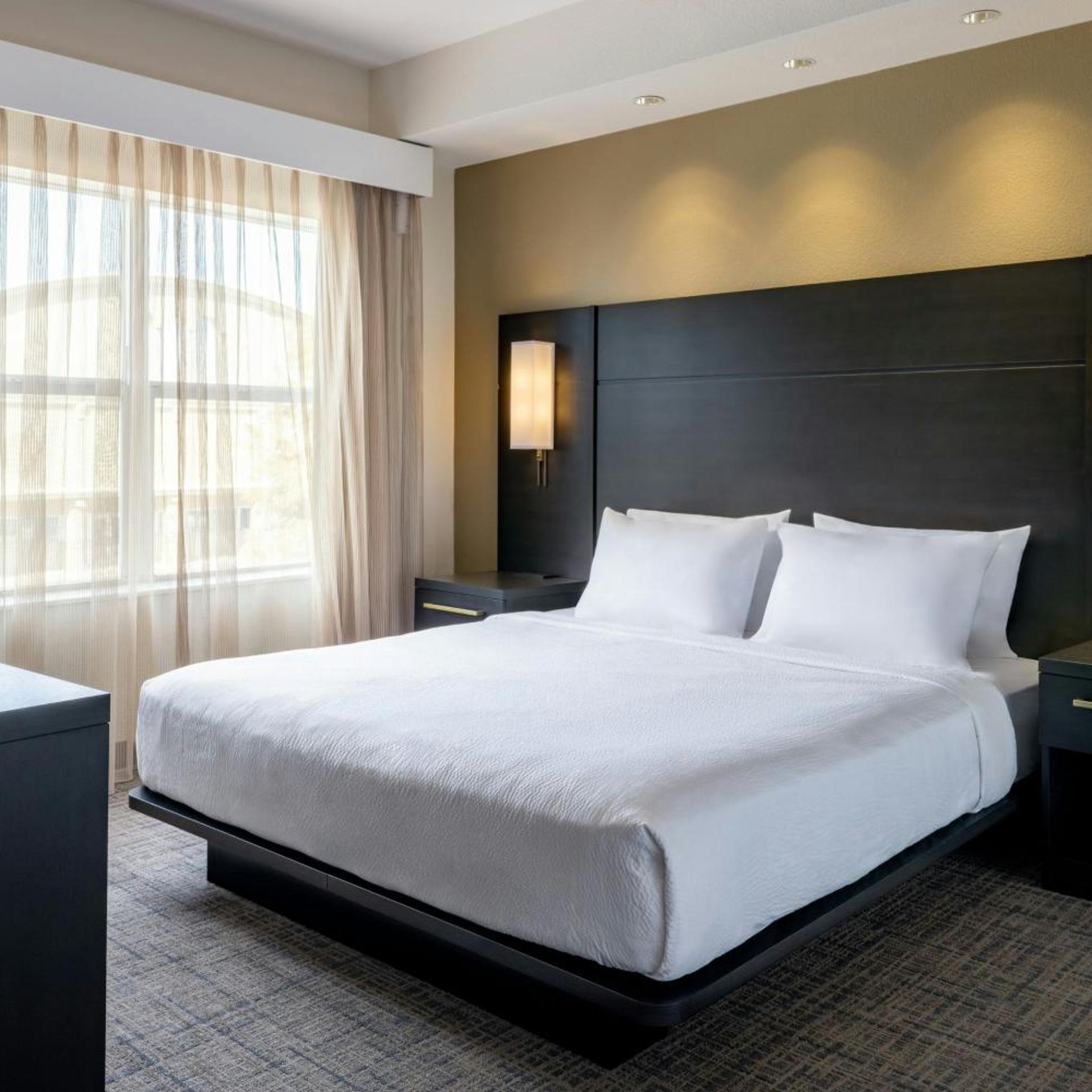 Studio, King Bed, Sofa, Bathtub, Accessible