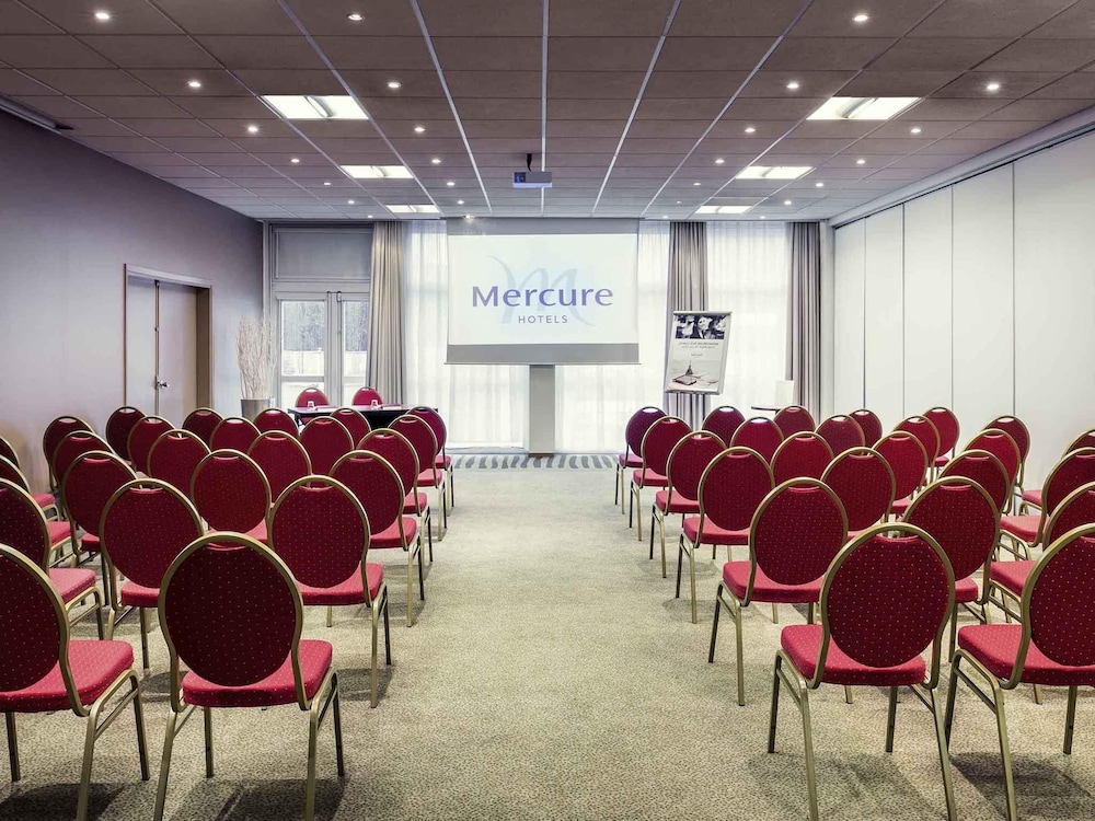 Hotel Mercure Paris Le Bourget 65/74