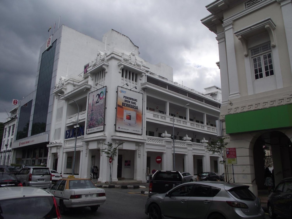 Brick Box Hotel 5/45