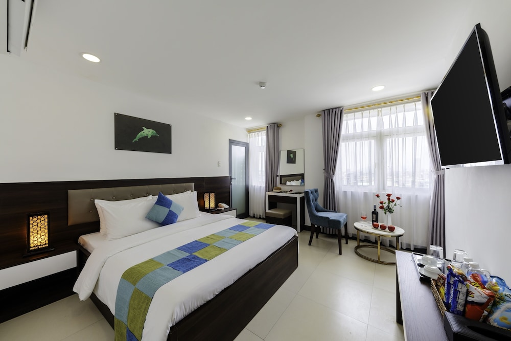 DELUXE, DOUBLE BED