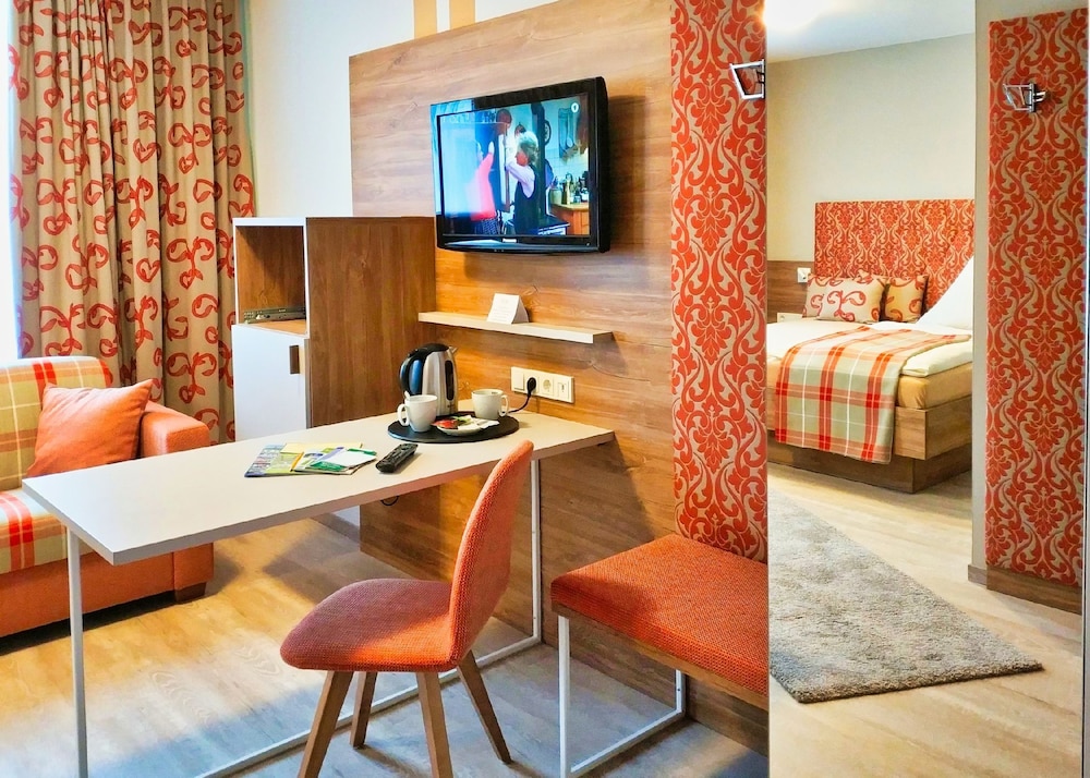 HOTEL MAURER 34/50