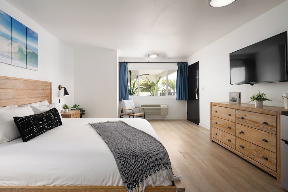 The Surfbreak Hotel 33/63