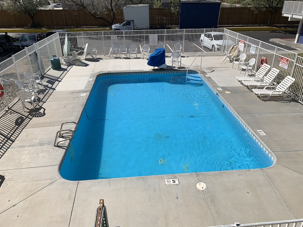 Motel6 Grants, NM 7/68