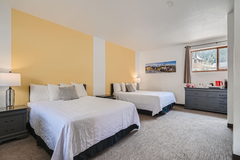 JC Suites 4/43