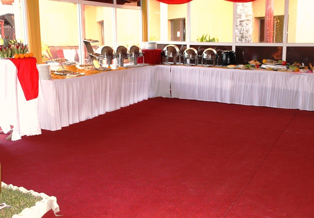 Acacias Hotel 48/50