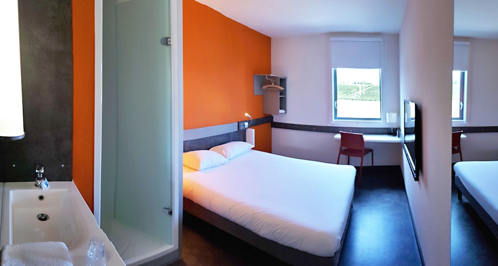 Ibis Budget Archamps Porte De Geneve 17/55