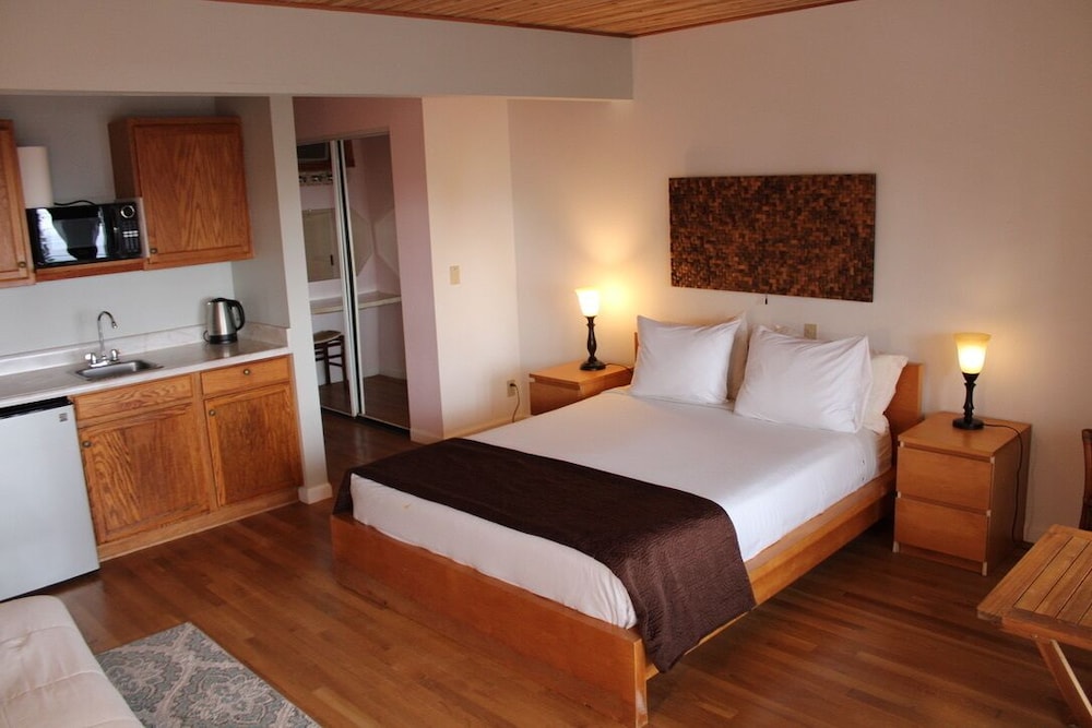 Luana Nai'a Inn 12/50
