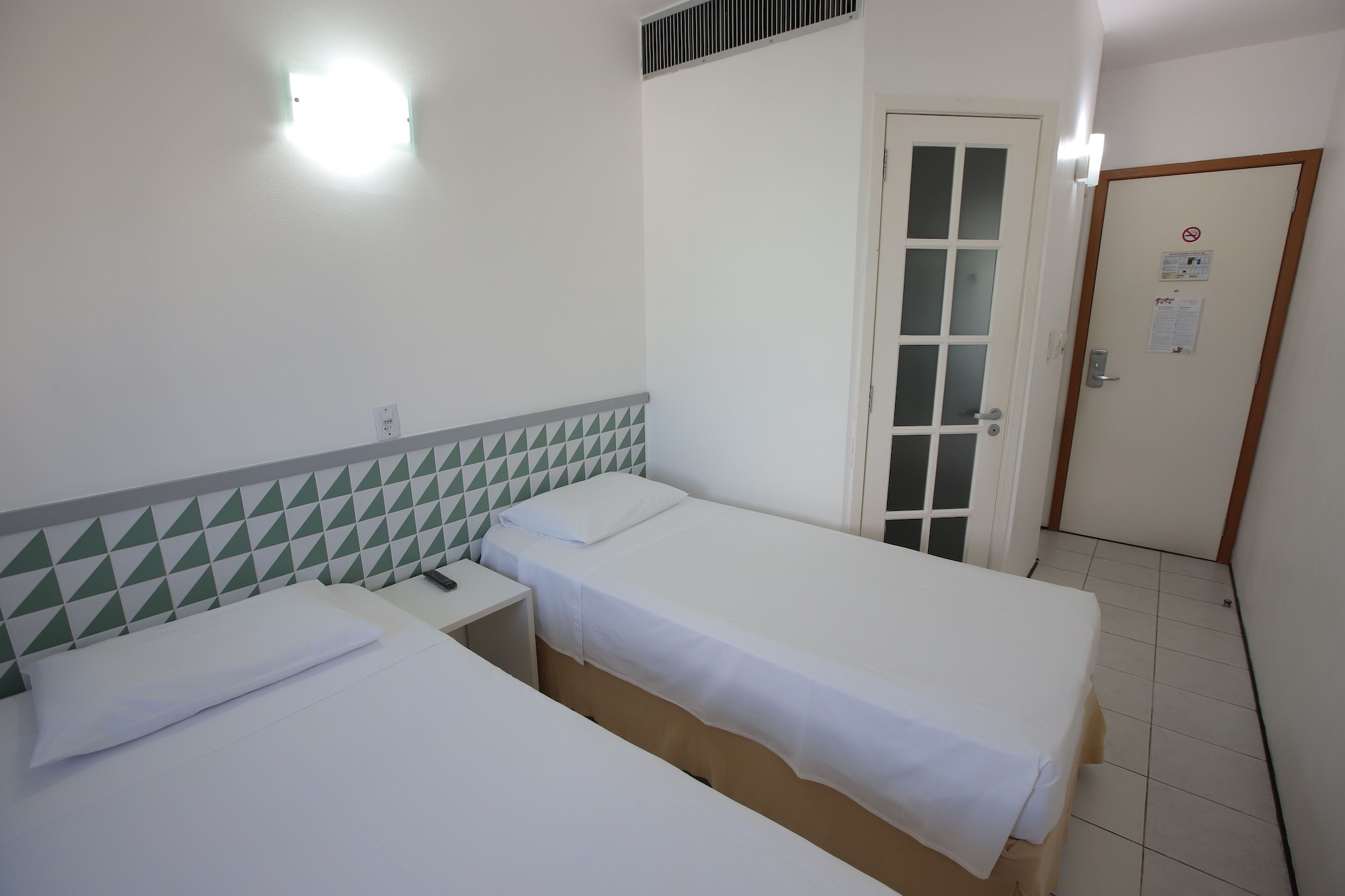 غرفة قياسية بسريرين منفصلين، Conect Smart Hotel 7/10