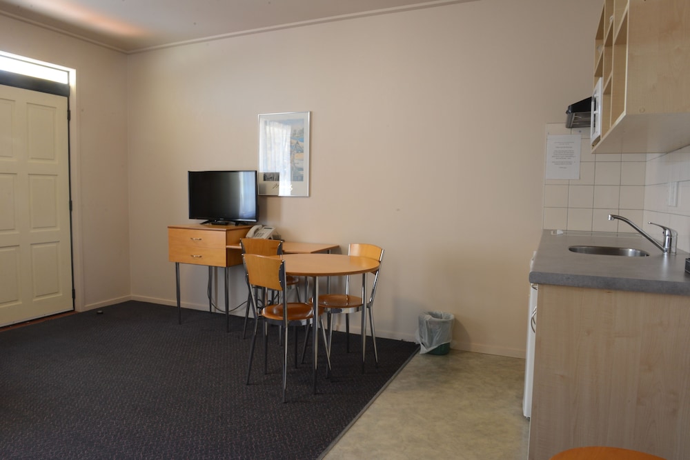 Victoria Court Motor Lodge 38/60
