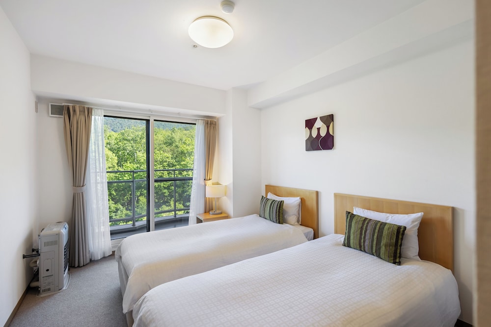 GRAND, PREMIUM, SUITE