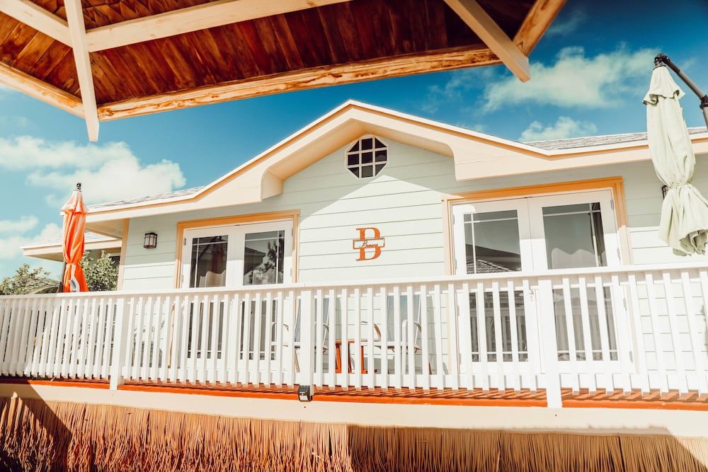 EMBRACE Resort 7/50