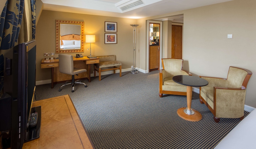 Hilton London Paddington 53/84