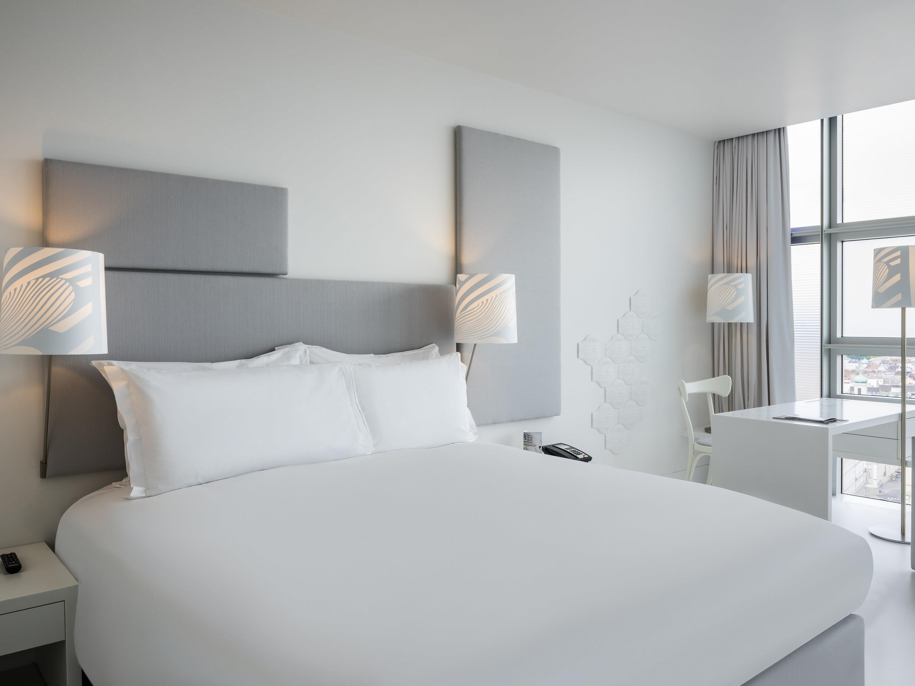 Superior, Queen Bed
