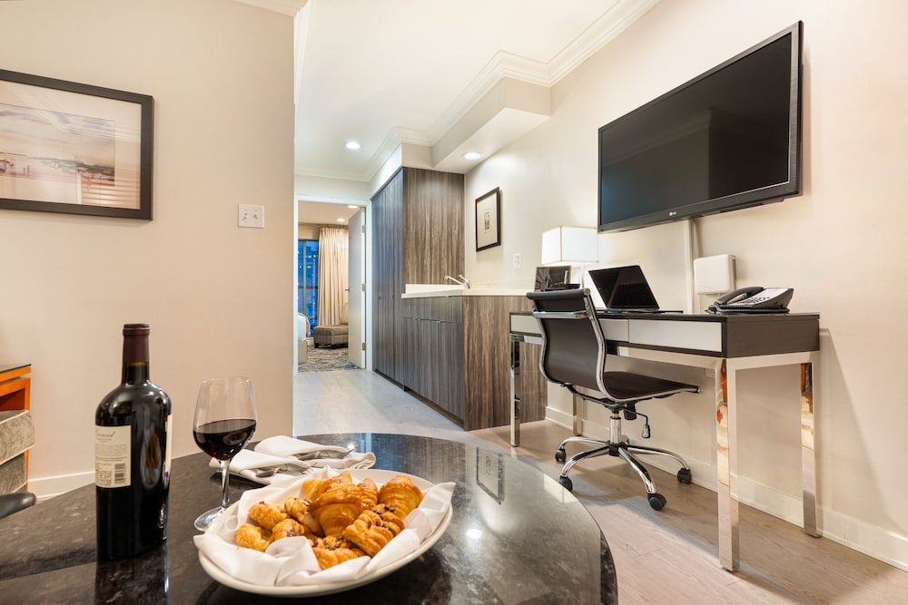 Executive Suites Hotel and Conference Centre Metro Vancouver 30/57